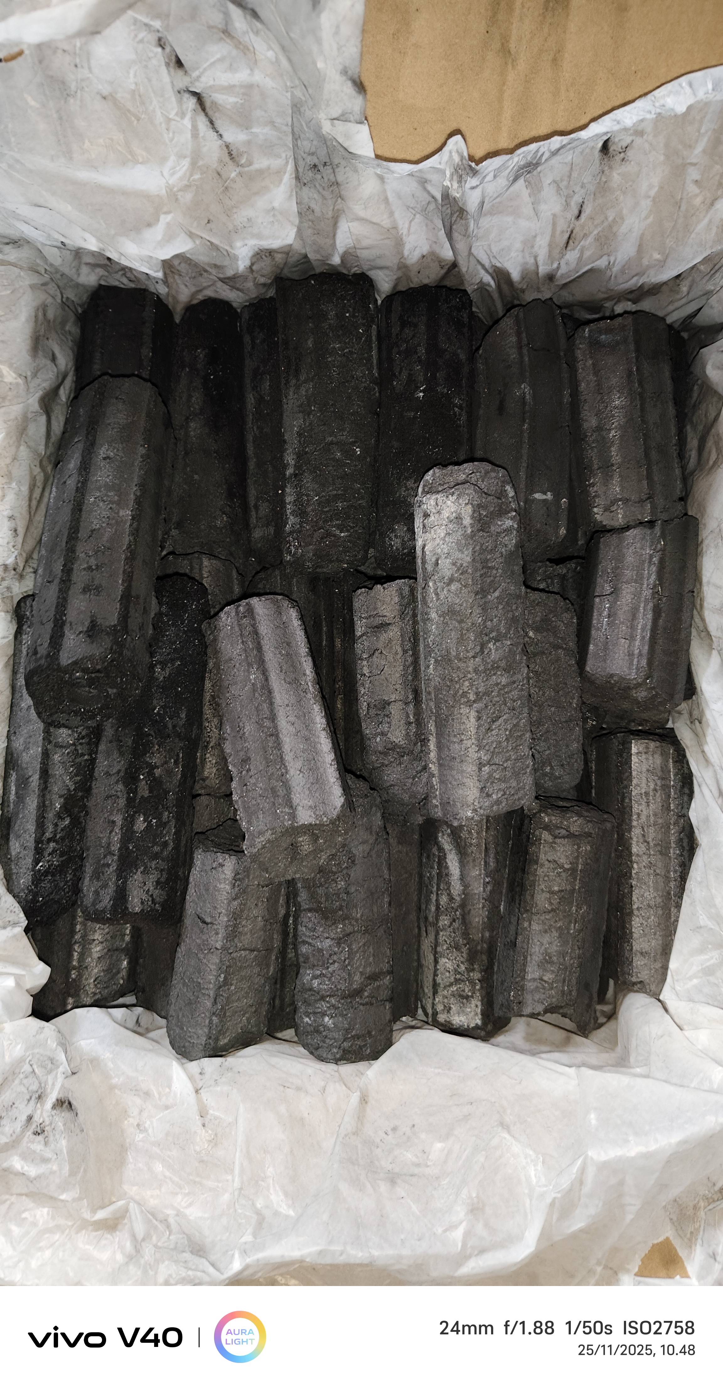 Briket Sawdust vs Arang Biasa: Mana yang Lebih Efisien & Stabil?